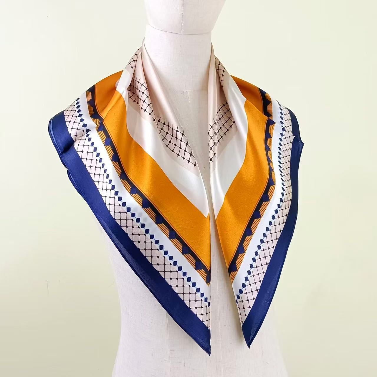 Women's Mulberry Silk Spring And Autumn Scarf